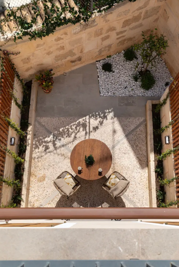 Image No.26-2 Bed Townhouse for sale