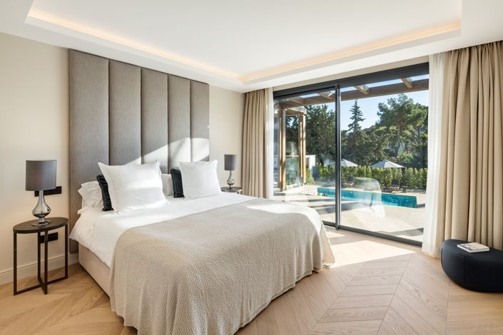 Image No.12-4 Bed House for sale