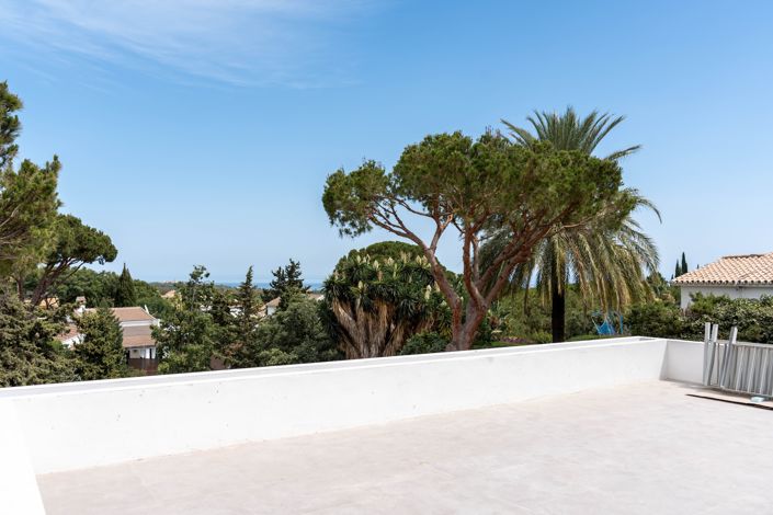 Image No.30-4 Bed House for sale