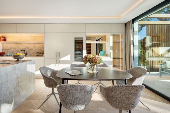 Image No.6-4 Bed House for sale