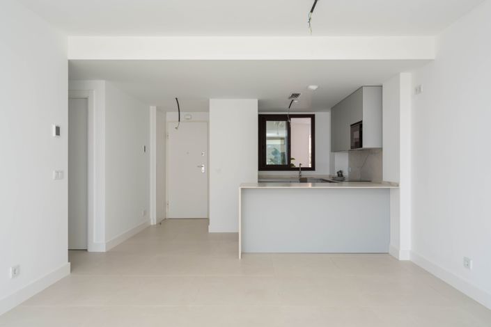 Image No.4-2 Bed Apartment for sale