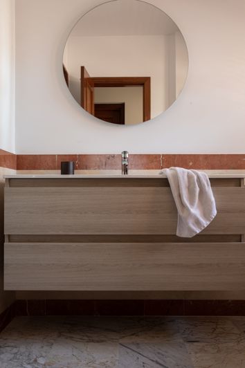 Image No.18-4 Bed House for sale