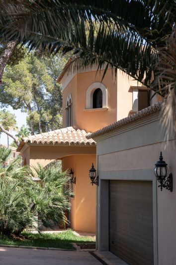 Image No.27-4 Bed House for sale