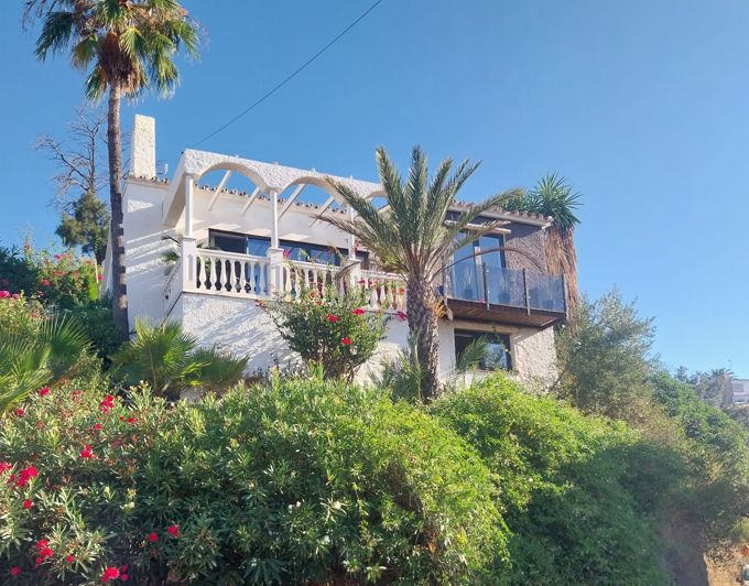 Image No.1-2 Bed House for sale