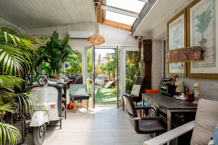 Image No.12-2 Bed House for sale