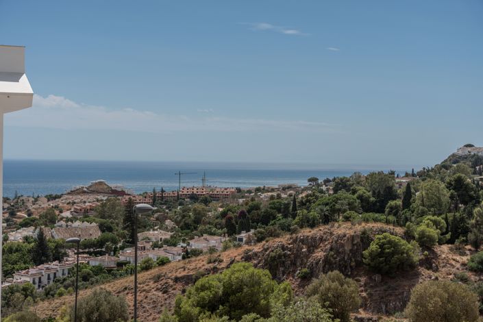 Image No.21-4 Bed Townhouse for sale