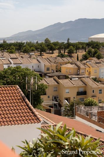 Image No.1-3 Bed House for sale