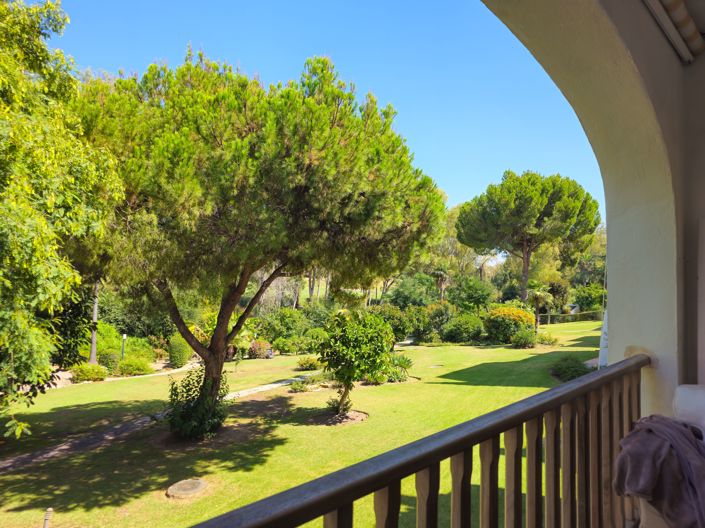 Image No.1-4 Bed House for sale