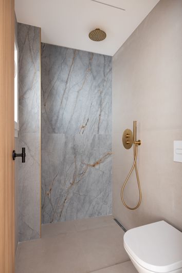 Image No.12-3 Bed Flat for sale