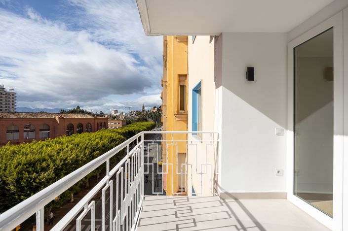 Image No.5-3 Bed Flat for sale