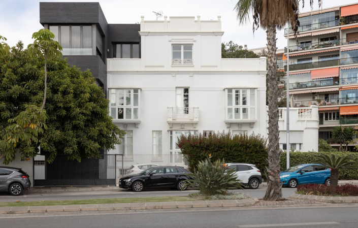 Image No.14-3 Bed Flat for sale