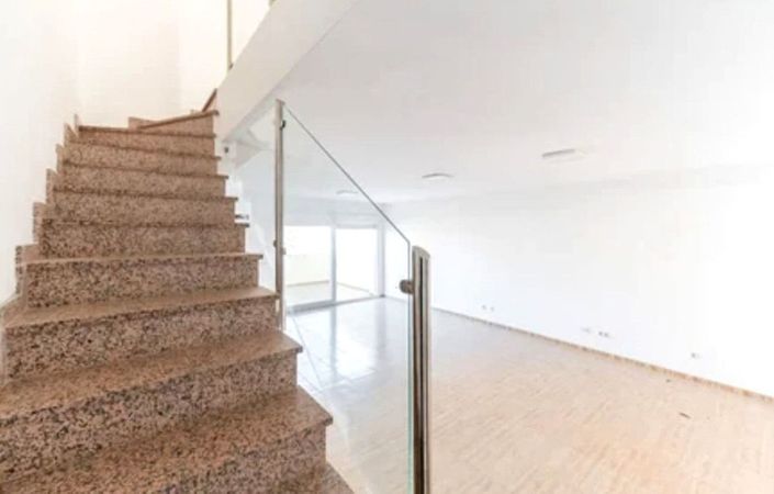 Image No.11-4 Bed Townhouse for sale