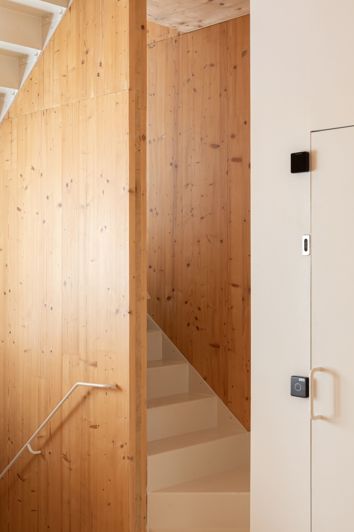 Image No.30-3 Bed Townhouse for sale