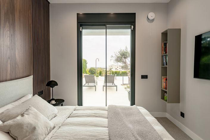 Image No.16-4 Bed House for sale