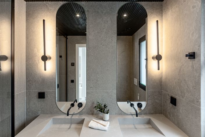 Image No.18-4 Bed House for sale