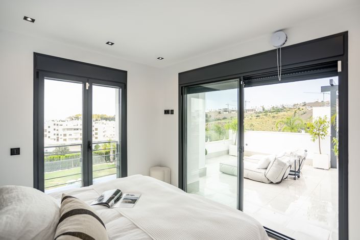 Image No.31-4 Bed House for sale