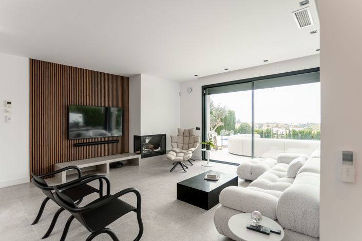 Image No.8-4 Bed House for sale