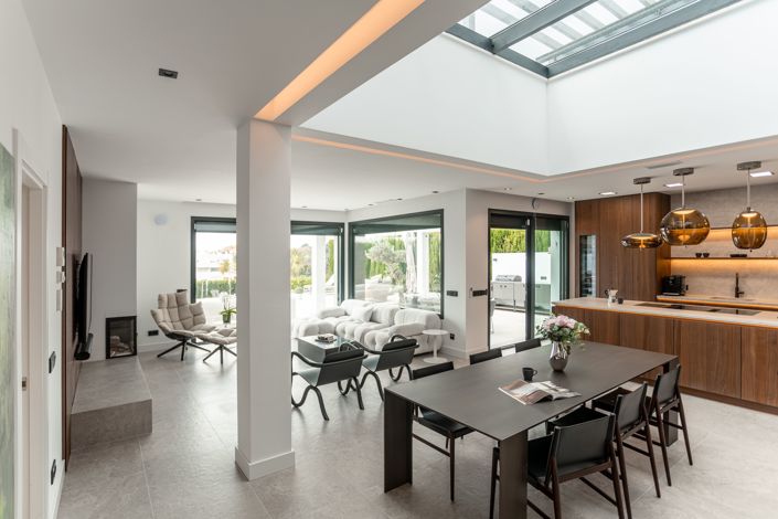 Image No.10-4 Bed House for sale