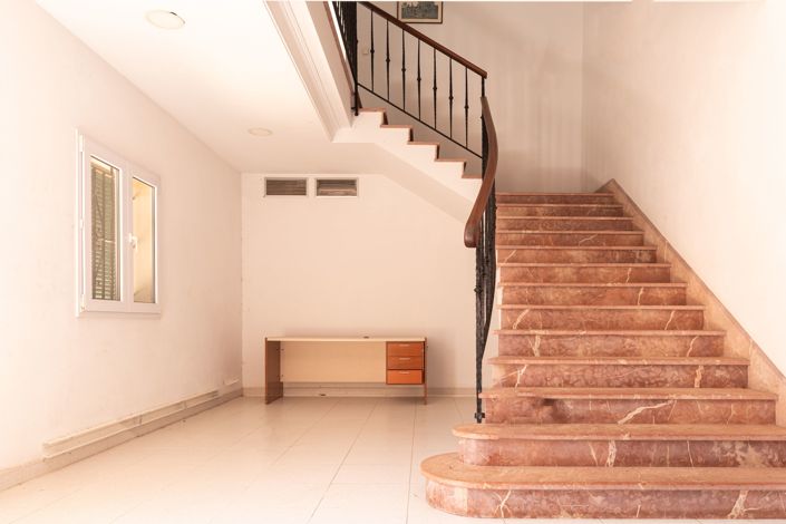 Image No.24-11 Bed Country House for sale