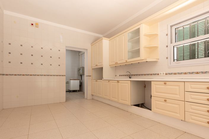 Image No.29-11 Bed Country House for sale