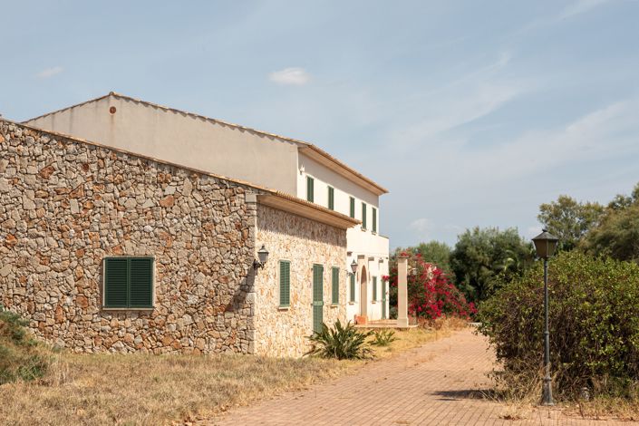 Image No.10-11 Bed Country House for sale