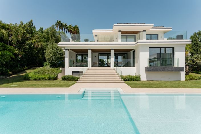 Image No.1-4 Bed Villa for sale