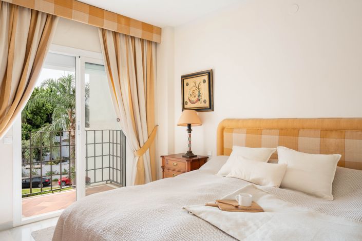 Image No.12-3 Bed Apartment for sale