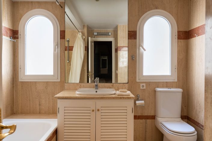 Image No.15-3 Bed Apartment for sale