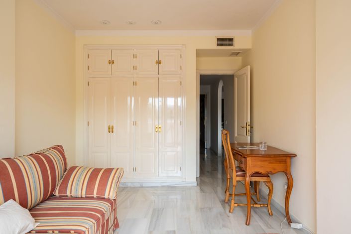 Image No.19-3 Bed Apartment for sale