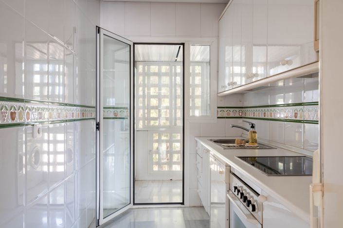 Image No.10-3 Bed Apartment for sale