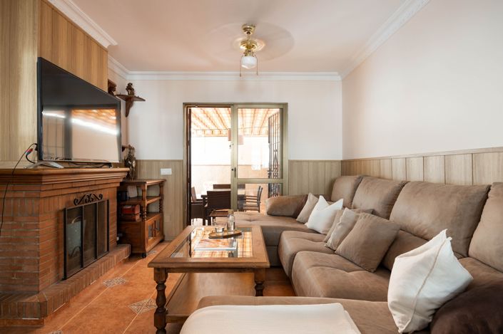 Image No.1-3 Bed House for sale