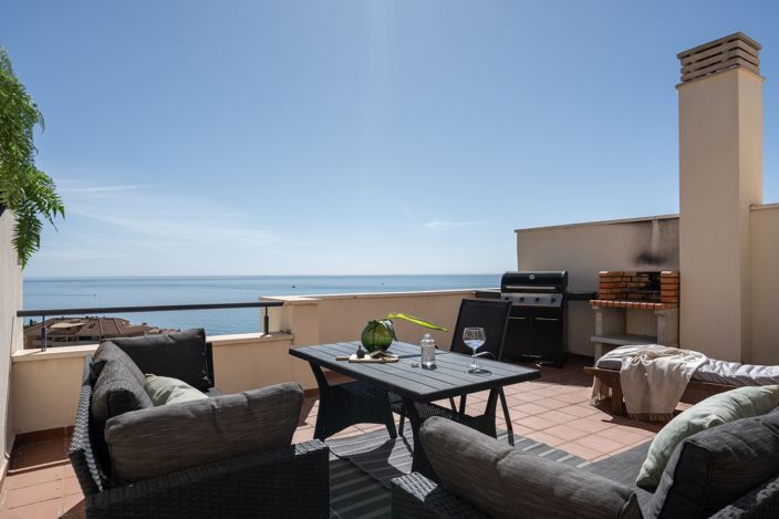 Image No.1-5 Bed Townhouse for sale
