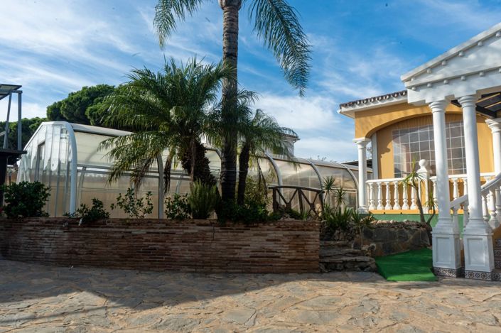 Image No.1-4 Bed Villa for sale