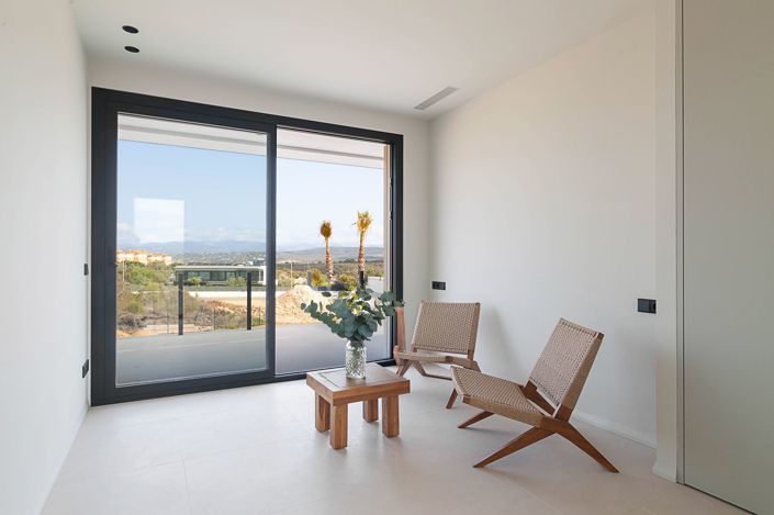 Image No.27-4 Bed House for sale