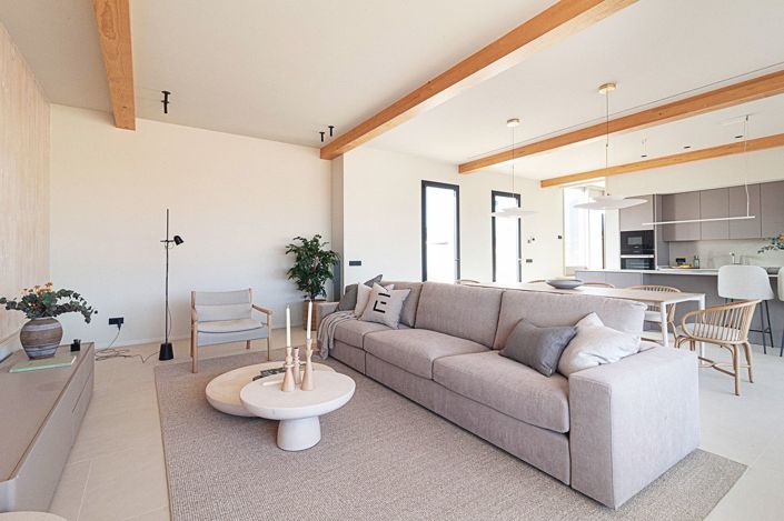 Image No.4-4 Bed House for sale