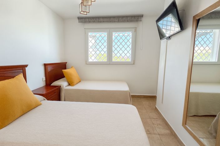 Image No.20-2 Bed Apartment for sale