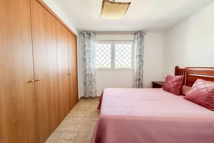 Image No.21-2 Bed Apartment for sale