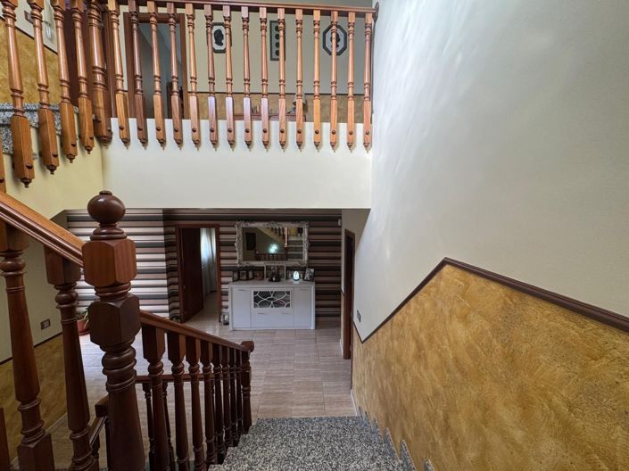 Image No.10-4 Bed House for sale