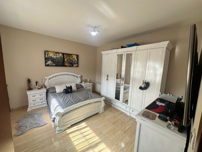 Image No.14-4 Bed House for sale