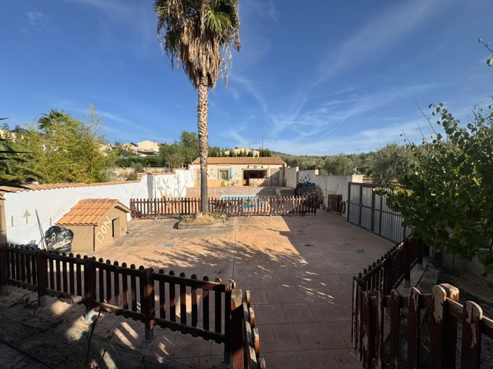 Image No.8-4 Bed House for sale