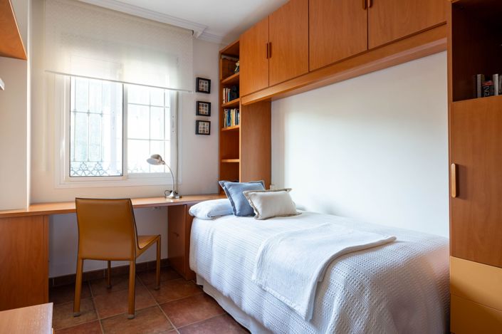 Image No.18-5 Bed House for sale