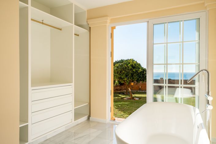 Image No.22-5 Bed Villa for sale