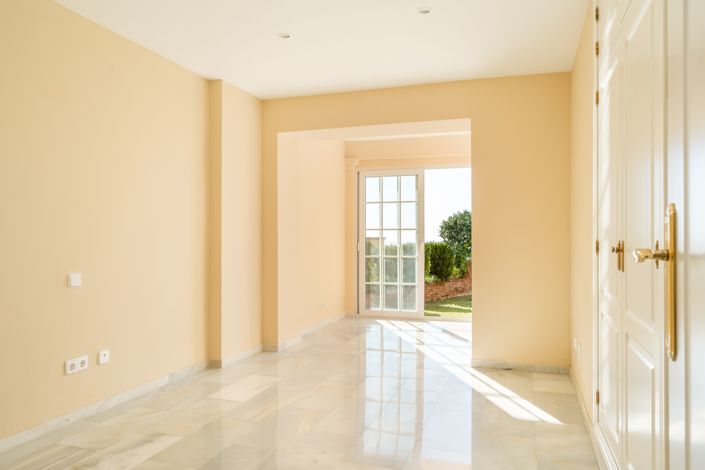 Image No.23-5 Bed Villa for sale