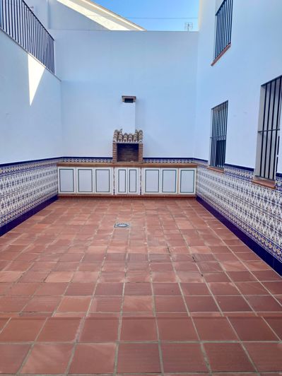 Image No.3-5 Bed House for sale