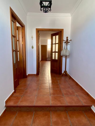 Image No.21-5 Bed House for sale