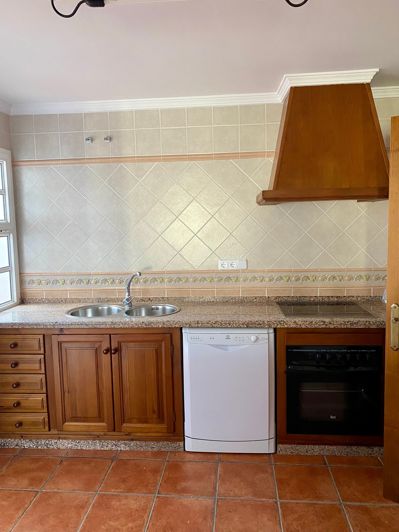 Image No.22-5 Bed House for sale