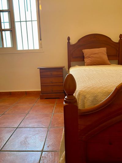 Image No.26-5 Bed House for sale