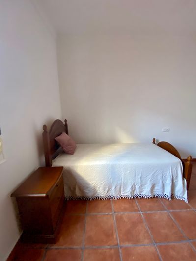 Image No.28-5 Bed House for sale