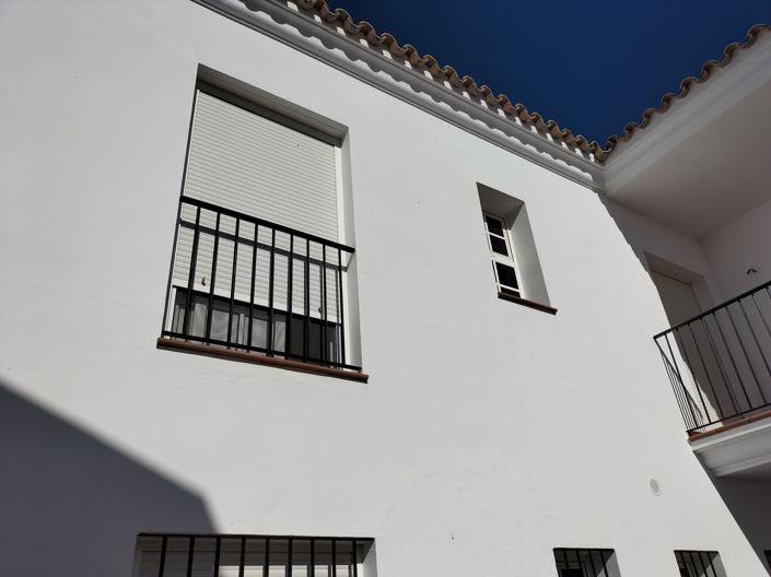 Image No.5-5 Bed House for sale