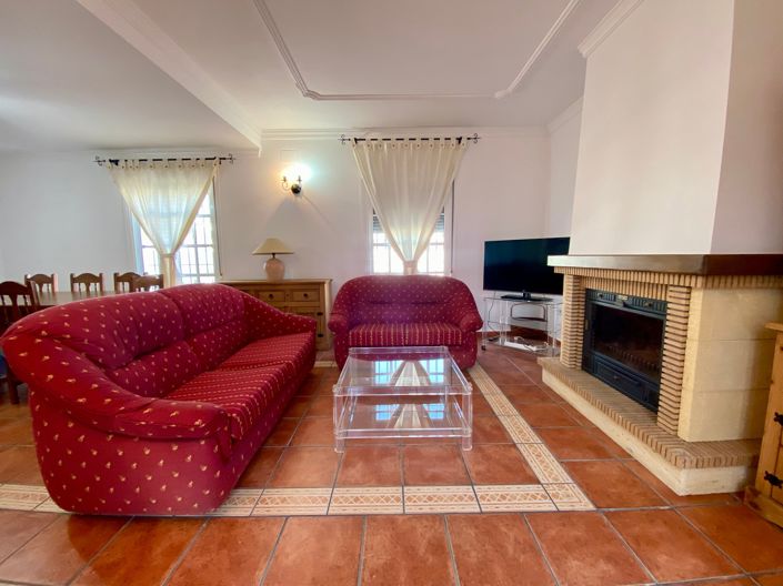 Image No.5-5 Bed House for sale